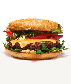 Saftiger Cheeseburger von burgerme mit frischem Salat, Tomaten und Käse im knusprigen Brötchen. Perfekt für Burgerliebhaber!