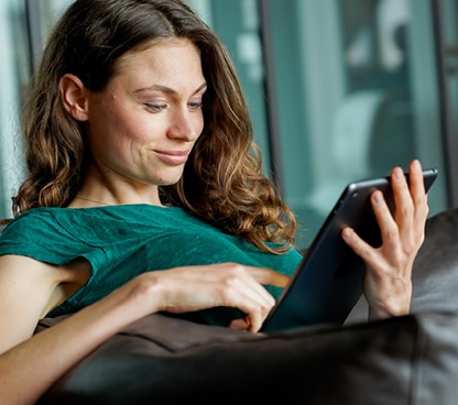 Frau mit iPad